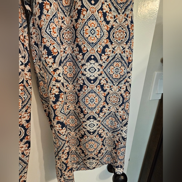 **SOLD**Patterned Sleeveless Jumpsuit - Picture 4 of 4